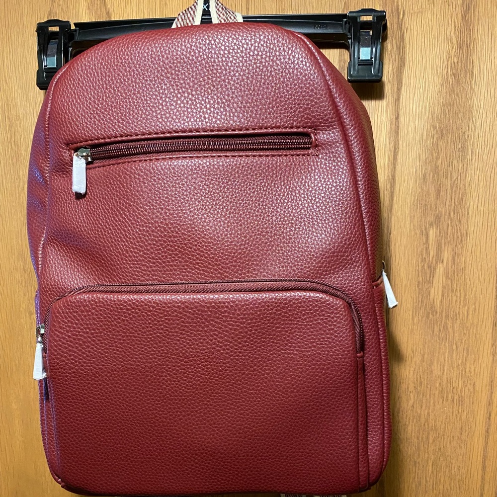 New without tags Thirty One burgundy backpack